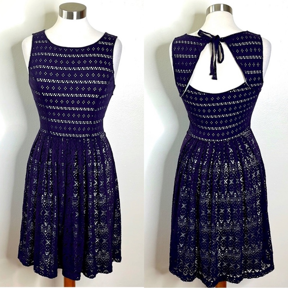 ANTHROPOLOGIE Navy Lace Sleeveless Cut Out Back Fit Flare Dress Sz Small